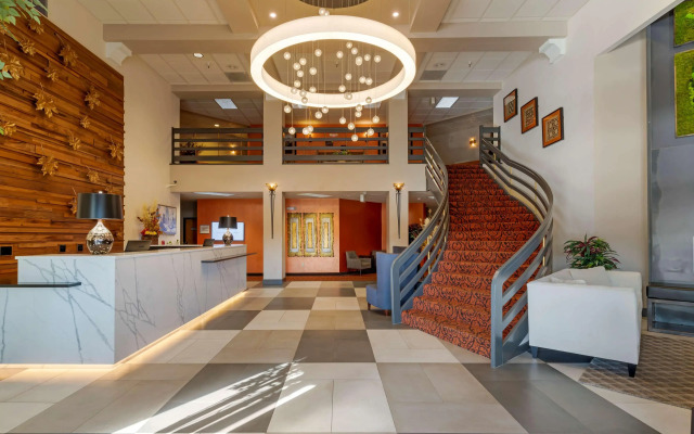 Best Western Plus Mill Creek Inn
