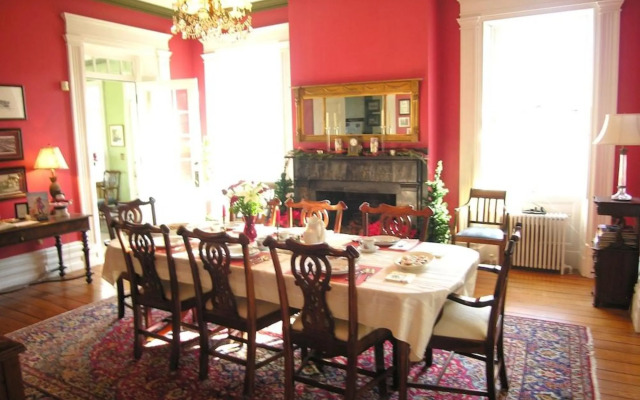 Delano Homestead Bed & Breakfast