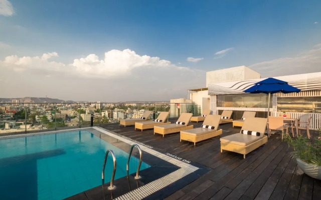 5 BY OYO Metropolitan