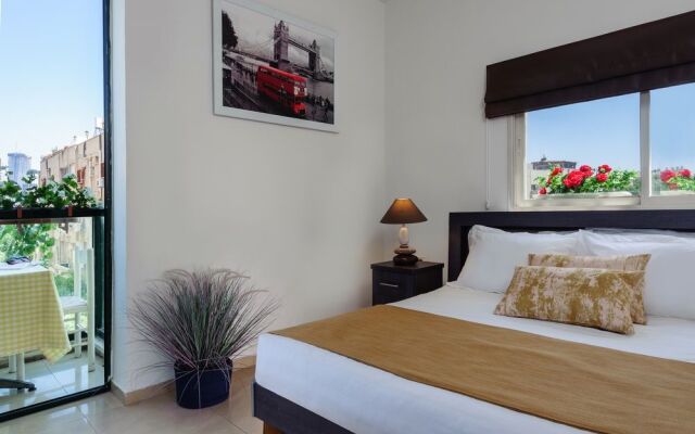 TLV Apartment 77