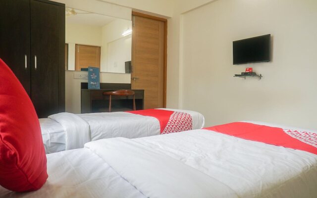 OYO 16570 I Suite