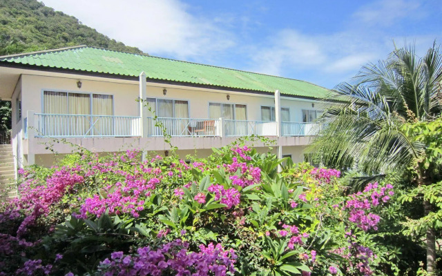 Thaniza Beachfront Resort