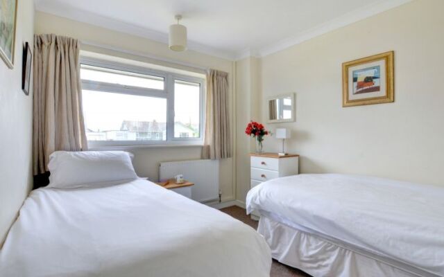 Holiday Home Crescent