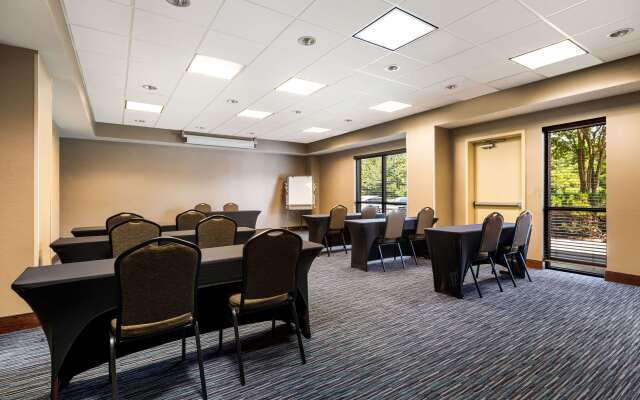 Comfort Suites Northlake