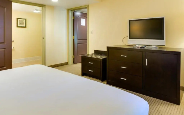 Buena Park Grand Hotel & Suites