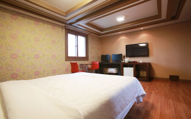 Charmant Hotel Suwon