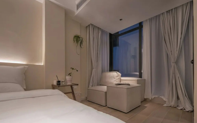 IM Waiting Hotel