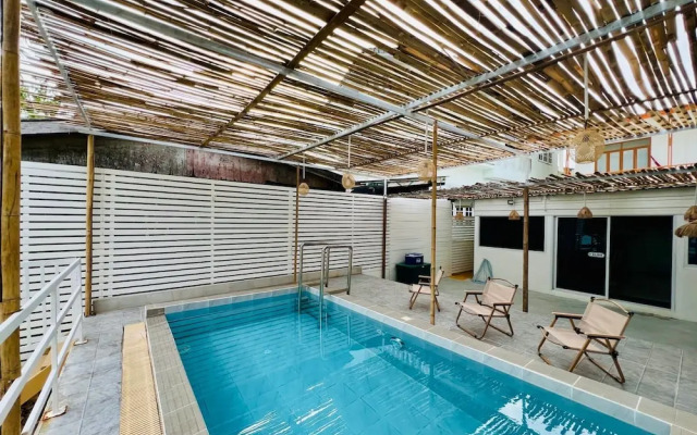 GAO Phala beachfront hostel & pool villa