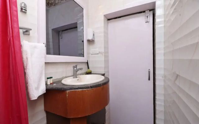 OYO 14125 Home Hill View 2BHK Clock Tower
