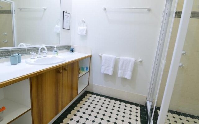 Rosevillehouse Bed & Breakfast