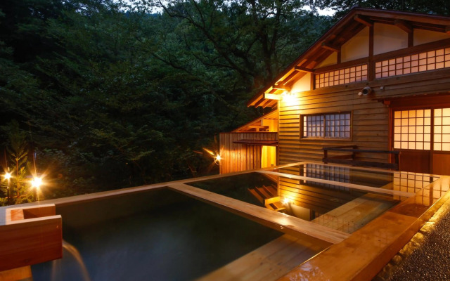 Yamanaka Spa Hanatsubaki