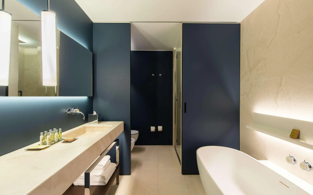 Hilton Lake Como Hotel
