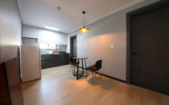 Tongyeong Adios Hotel