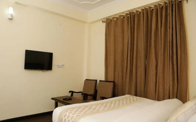 Hotel Royal Hill By OYO Rooms