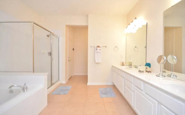 Vista Cay Inn by Densco