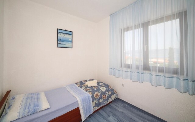 Nice Home in Slatine With Wifi and 5 Bedrooms