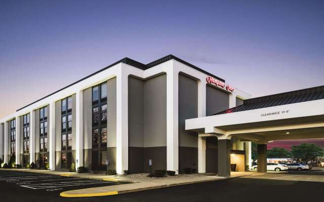 Hampton Inn West Springfield