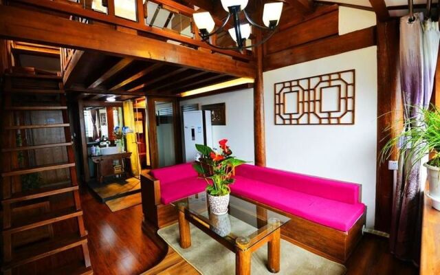 Lijiang Yiran Ethnic custom Viewing Inn