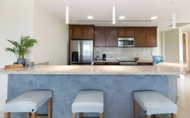 The Seashells Beach Condo by Acomodo