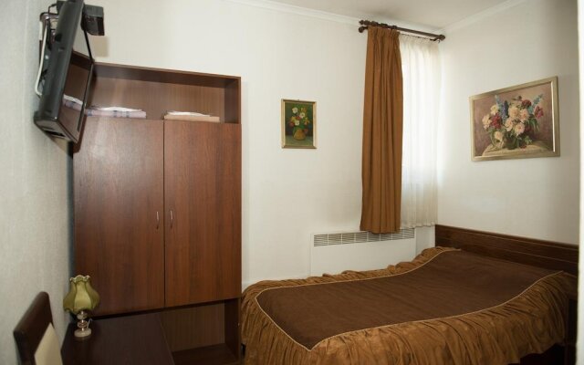 Acorn Hotel