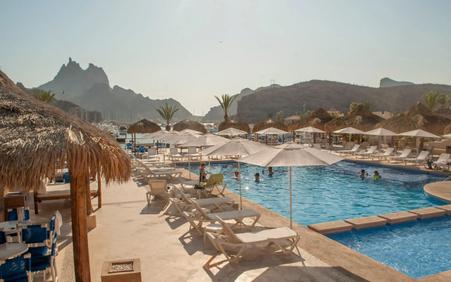 Marinaterra Hotel & Spa