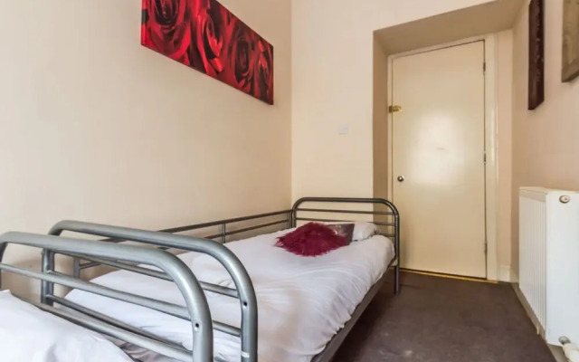 Enticing Apartment in Edinburgh near City Center