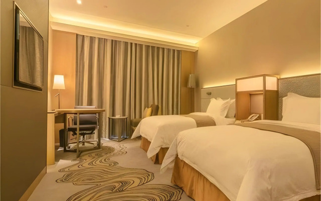 The Summit Hotel