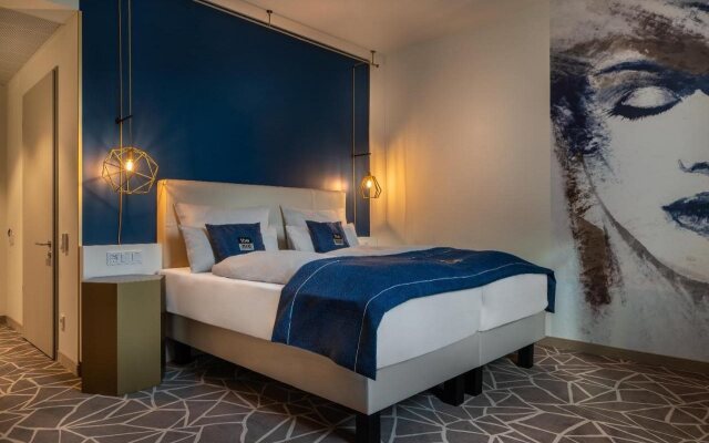 Holiday Inn - the niu, Ridge Halle Central Station by IHG