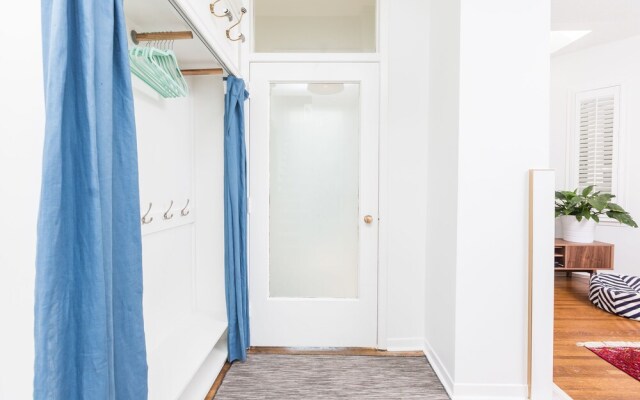 Applewood Suites - Queen West