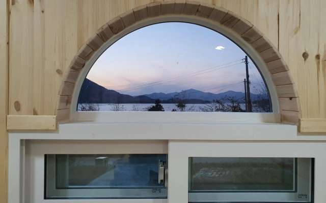 Yonghyun's House