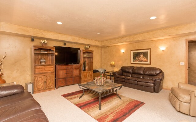 Luxury Townhouse in Mountains