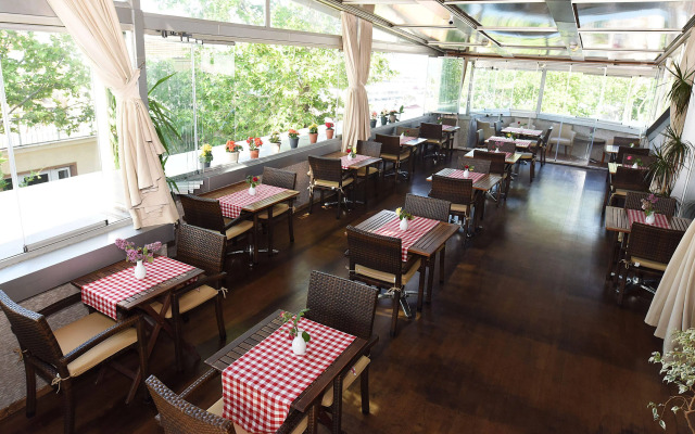 Marine House Boutiqe Hotel