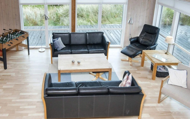 10 Person Holiday Home in Harboore-by Traum