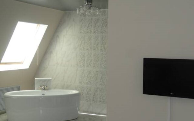 Отель Берлога