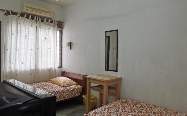 Cheerful 4-Bedrooms Residents Home