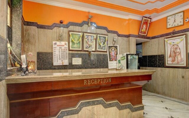 SPOT ON 39787 Radha Krishna Deluxe Lodge