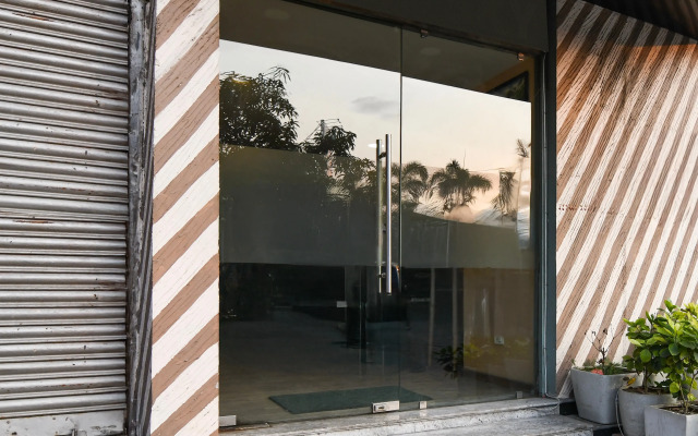 Super Townhouse VIP Road Formerly The Sky