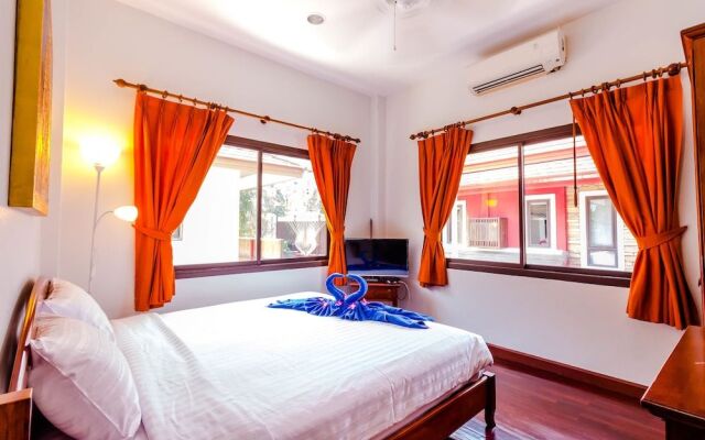 3 Bedrooms Pool Villa Walk to Patong