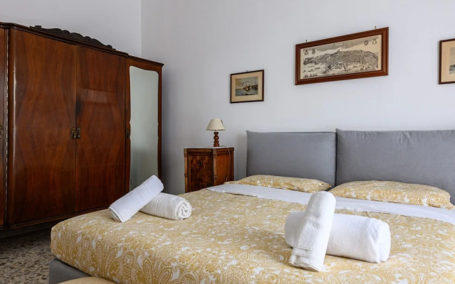 Via Coriolano 8 in Naples