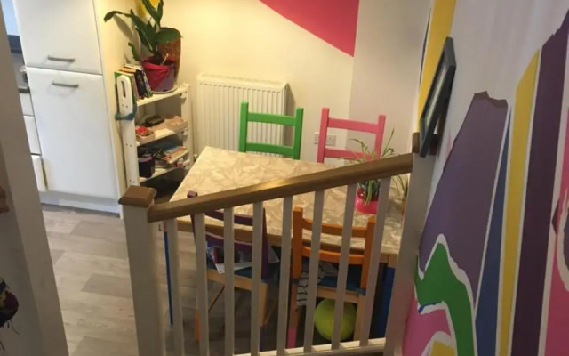 Colourful 2-bed home by the River, Totnes