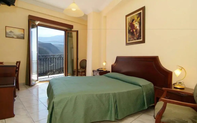 Hermes Delphi Hotel