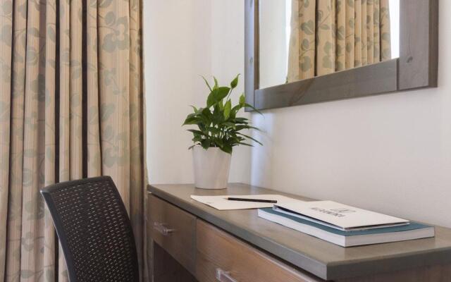 Rooms by Alexandra Hotel