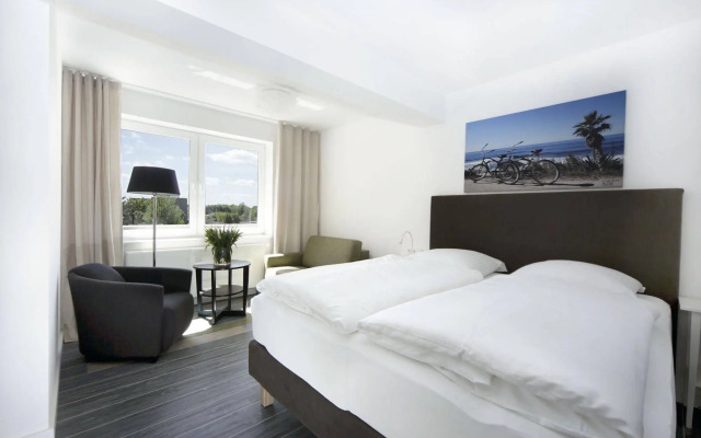 Beach Hotel California