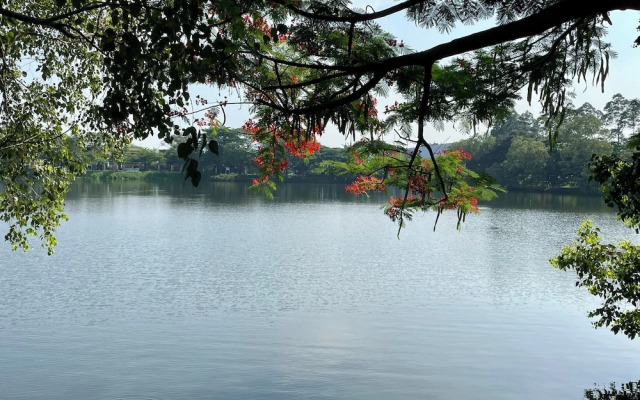 Lush Lakeside - Citra Luxury Apartments