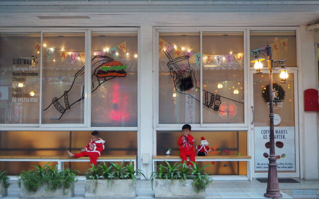 Side Walk Boutique Hotel