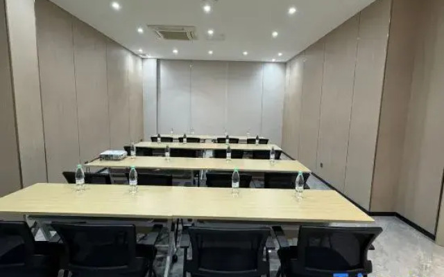 Xingyu Business Apartment (Kemulang Subway Station Branch)