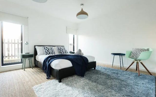 The Cliffside Loft - Distinctly Modern 3Bdr Riverside Home