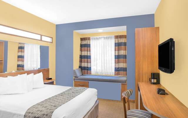 Microtel Inn & Suites by Wyndham Chili/Rochester Airport