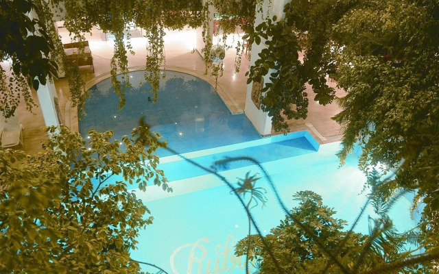 Rubi Hotel