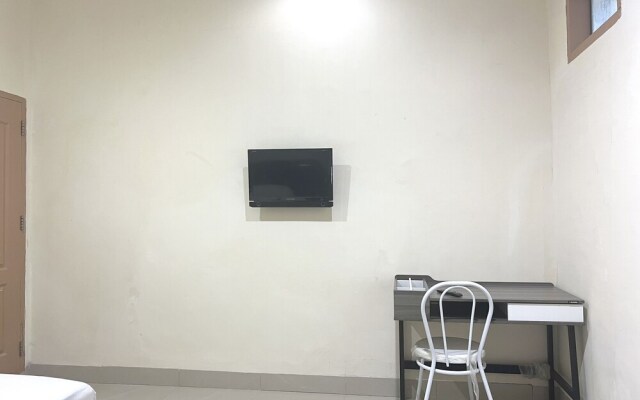 OYO 93074 Wisma Aliyah Near Sidrap
